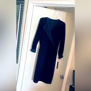 Att: Coolweather shoppers! Stunning Navy knit classic wrapdress w Glittertrim